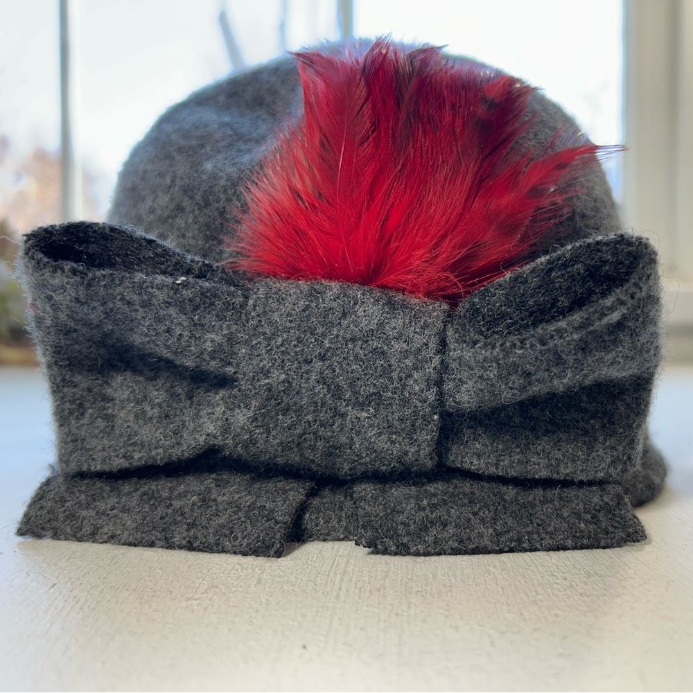 Helene by Helene Berman wool hat gray red feather bow made in Italy OSFM new